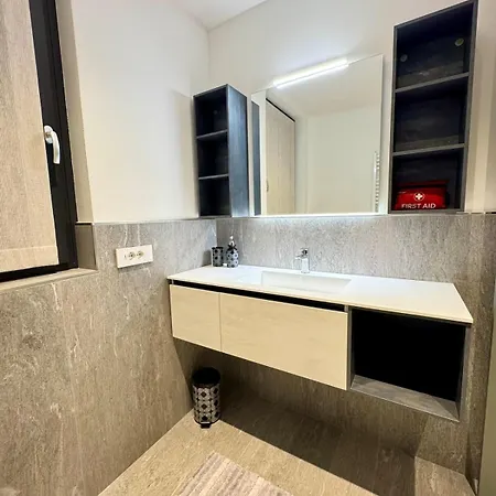 Binario 23 Apartman Tirano