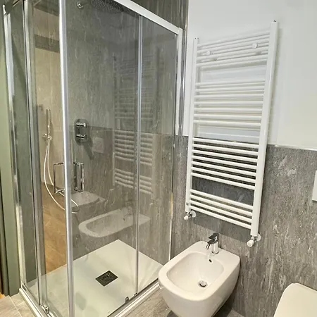 Binario 23 Apartman Tirano
